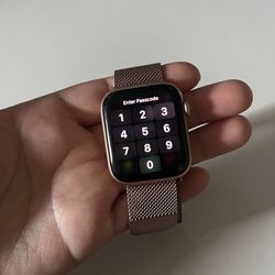 Apple Watch SE Pink