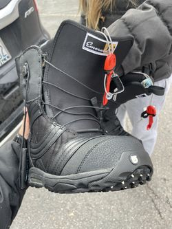 BURTON SNOWBOARD BOOTS 