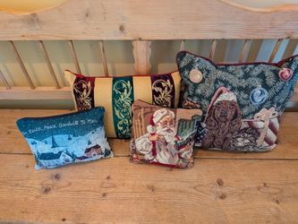 4 x Vintage Christmas Pillows