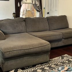 COUCH - Must Pick Up ! 