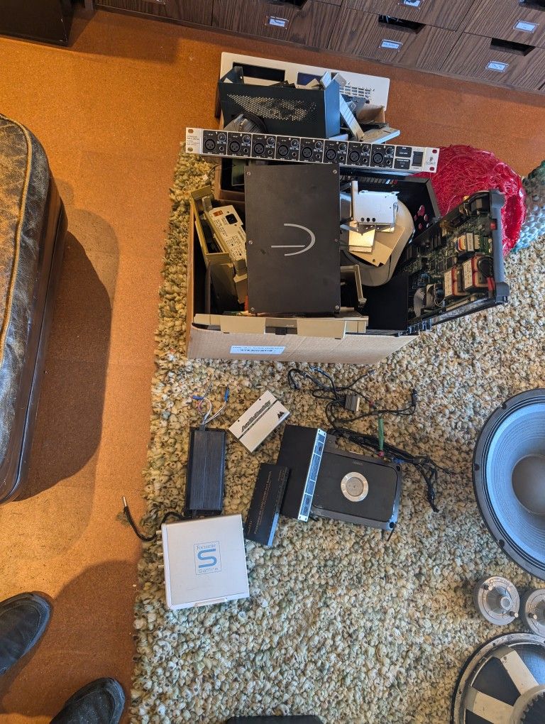 Electronics Scrap Lot