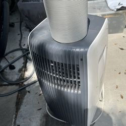 Air conditioner 8000 btu- VERY COLD 🥶🥶