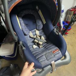 Car seat/stroller
