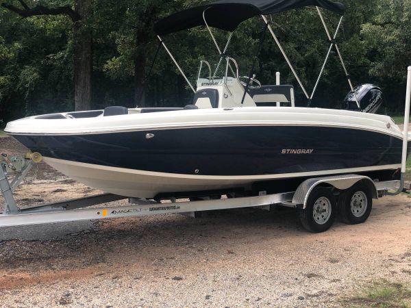2017 stingray 206 center console