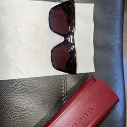 Women’s Gucci Butterfly Frame Sunglasses