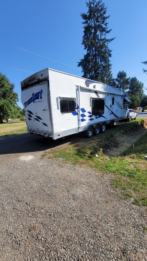 06 Toy Hauler (Project)