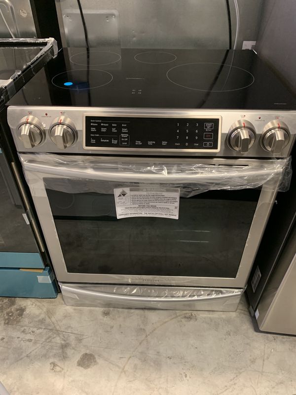 Samsung 30” electric stainless steel stove convection for Sale in Hialeah, FL OfferUp