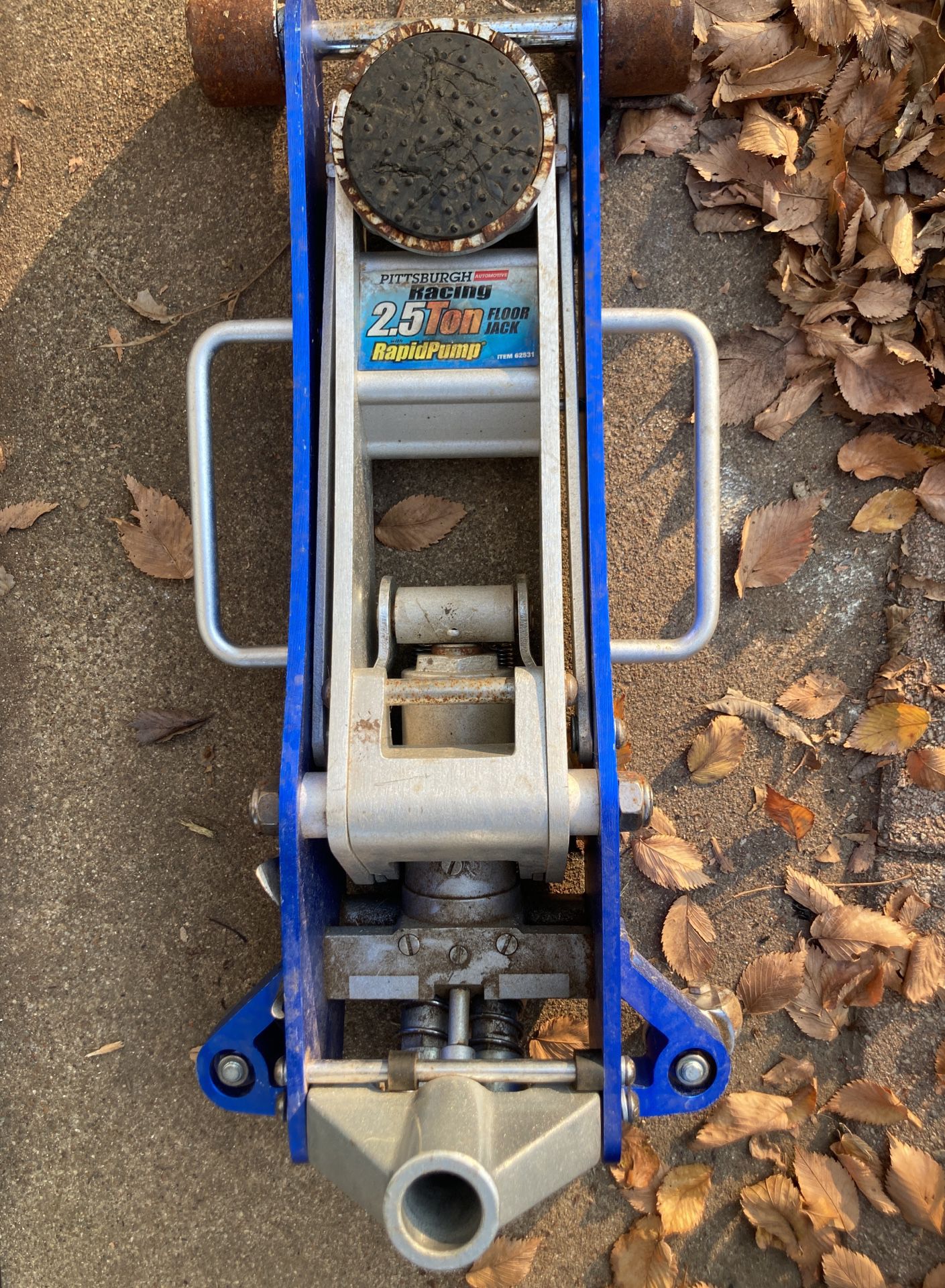 Pittsburgh 2.5 Ton Rapid Pump Floor Jack