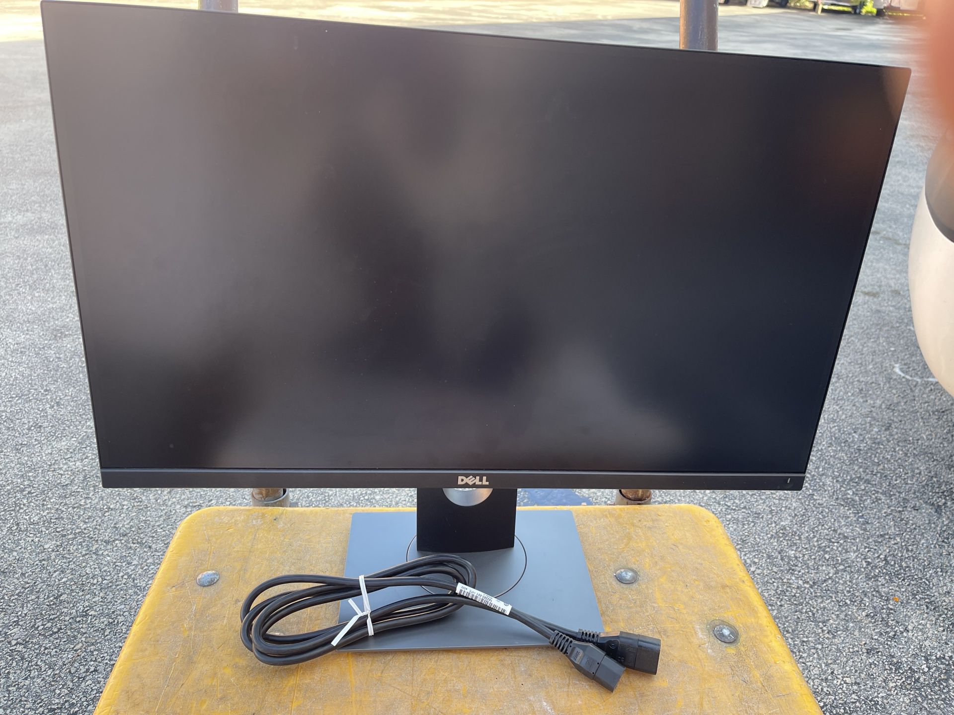 Dell UP2516D 25" Screen LED Monitor 2560 x 1440 Dual HDMI Monitor.