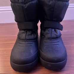 Size 7 Kids Snow Boots 