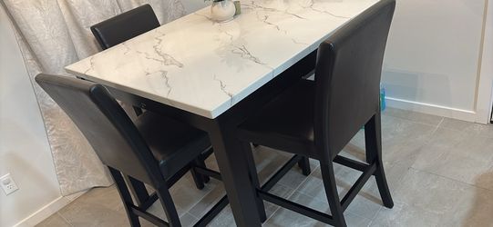 Dinning table with chairs