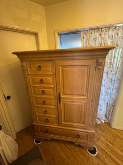 Hooker Furniture Solid Oak Armoire / Dresser Combo Wardrobe