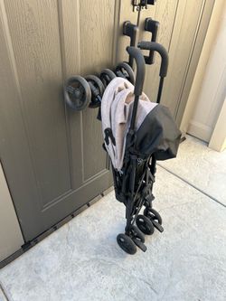 Jeep PowerGlyde lightweight stroller