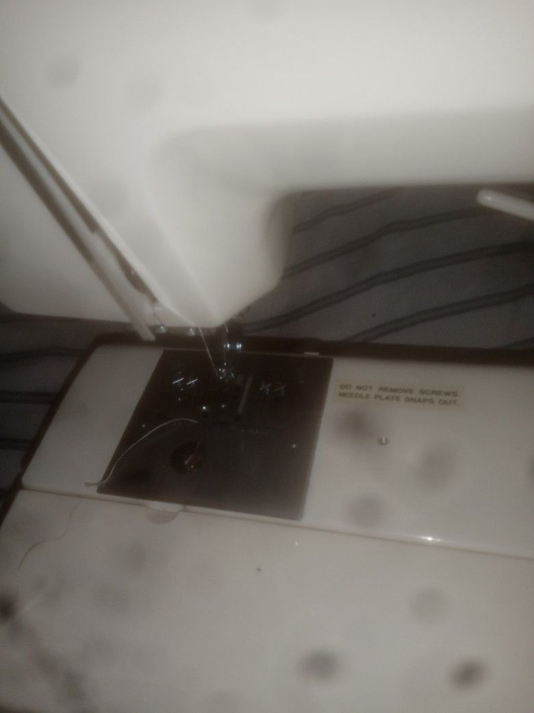 Kenmore seweiñg Machine Work Great Negotiable
