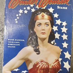 [NEW] LYNDA CARTER AS WONDER WOMEN STATUE DC DIRECT LIMITED EDITION #0330/2500