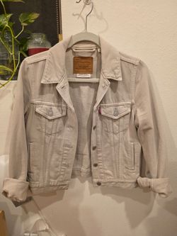 NWOT levis jean jacket - xs