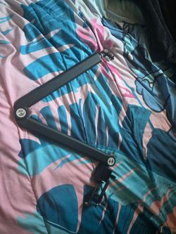 Microphone arm for desk