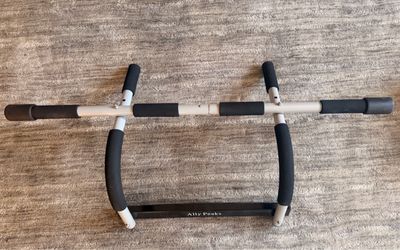 Ally Peaks Doorway Pull-Up Bar
