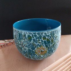 Beautiful turquoise bowl  a great  way to  bring a  splash of color to your room