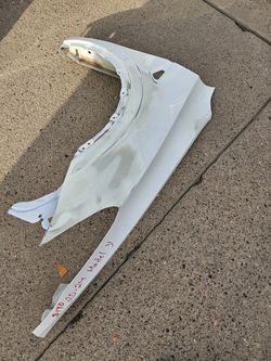 Tesla model Y right fender Oem