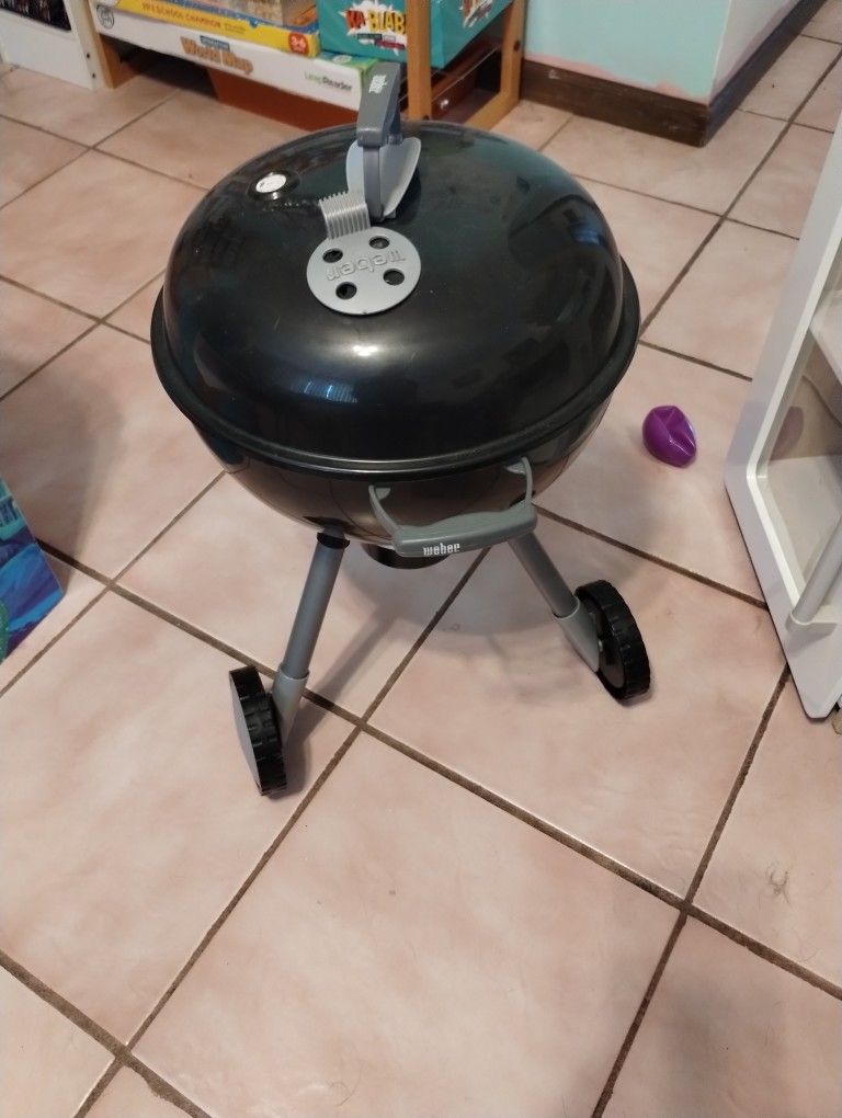 Weber Brand Kids Grill With Fake Charcoal Light Up