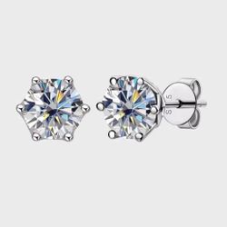 VVS Moissanite Earrings Passes Tester And Has Papers