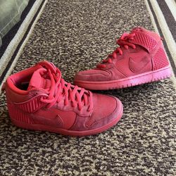 Nike Dunk Hi CMFT Premium - Red October - Size 8.5
