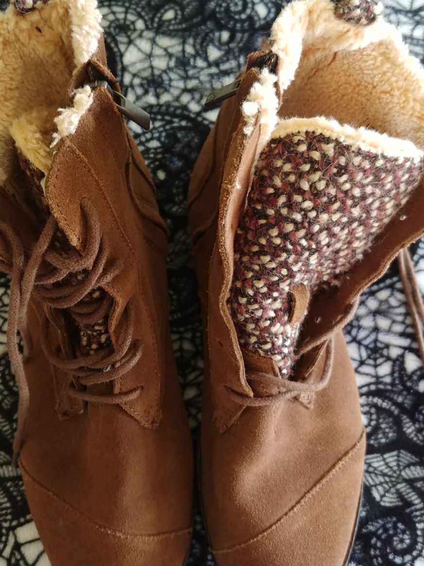 TOMS 7.5 Woman's Boots