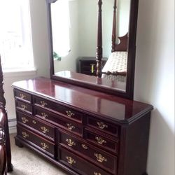 Bassett-10 Drawer Long Dresser With Matching Mirror