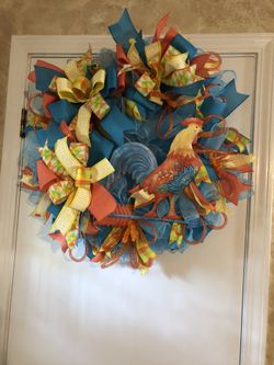 Wreath with rooster. 3 big bows