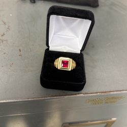 14k Gold Ring . 