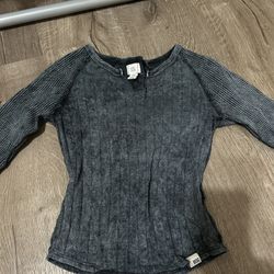 Urban Outfitters BDG size small long sleeve shirt
