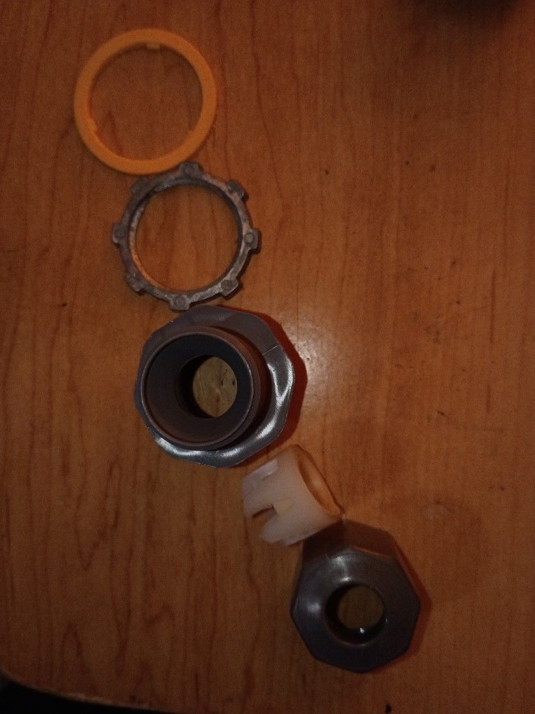 New, Arlington Co.; 8 Strain 3/4" Relief Cord Connectors; Non-Metallic-liquid; https://offerup.com/redirect/?o=Q2F0Lm5v LPCG754