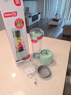 Dash portable USB Blender for sale