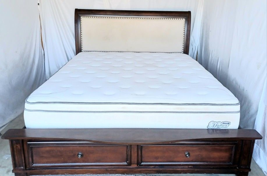 King Bed. Cama King