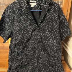 Amazon Essentials Women's Classic-Fit Short Sleeve (Large)