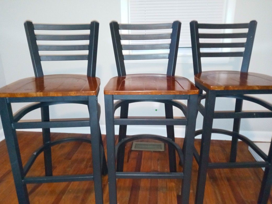 3 Bar Stools