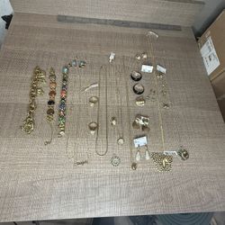 Costume Jewelry Lot – 15 pcs Rings Bracelets Necklaces Earrings Mixed Styles