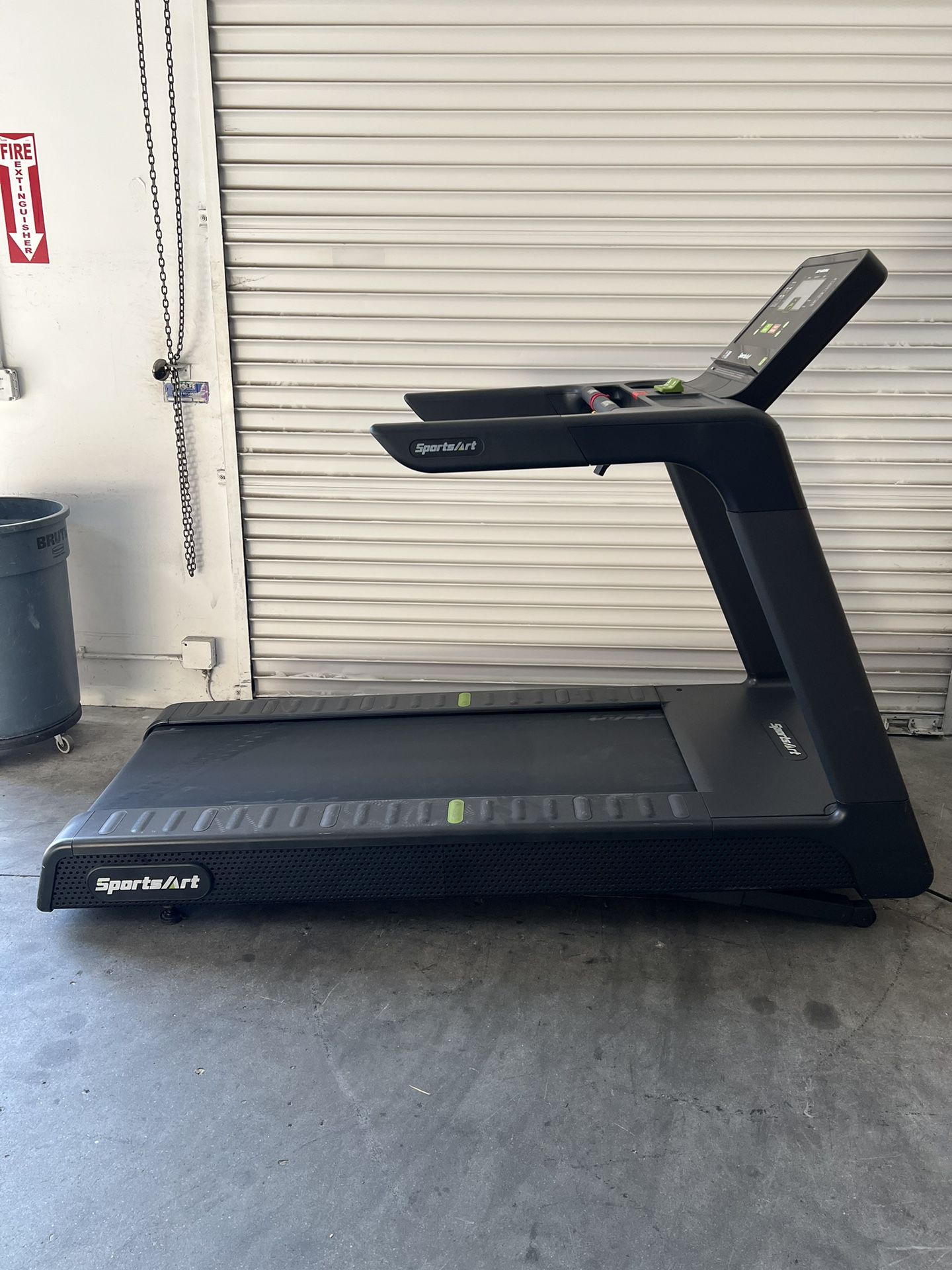 SportsArt T673 Commercial Prime Eco-Natural Treadmill