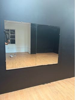 Mirrors 125 obo needs to go now!