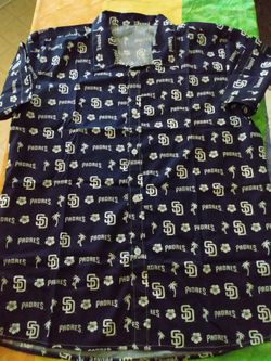 SAN DIEGO PADRES SHIRT SIZE MEDIUM ADULT