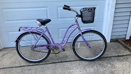 Lady’s Schwinn Beach Cruiser