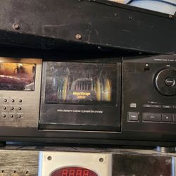 Son CDP-CX235 200-Disc Mega CD Changer. 