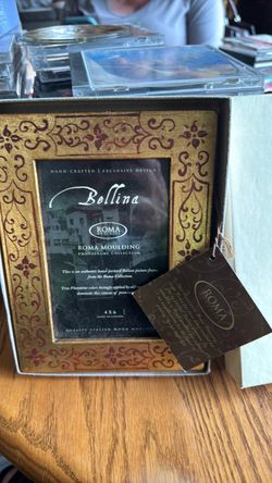 Bellina a wooden frame
