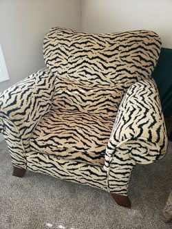 Tiger animal print chair, Schnadig brand quality, large size like new!