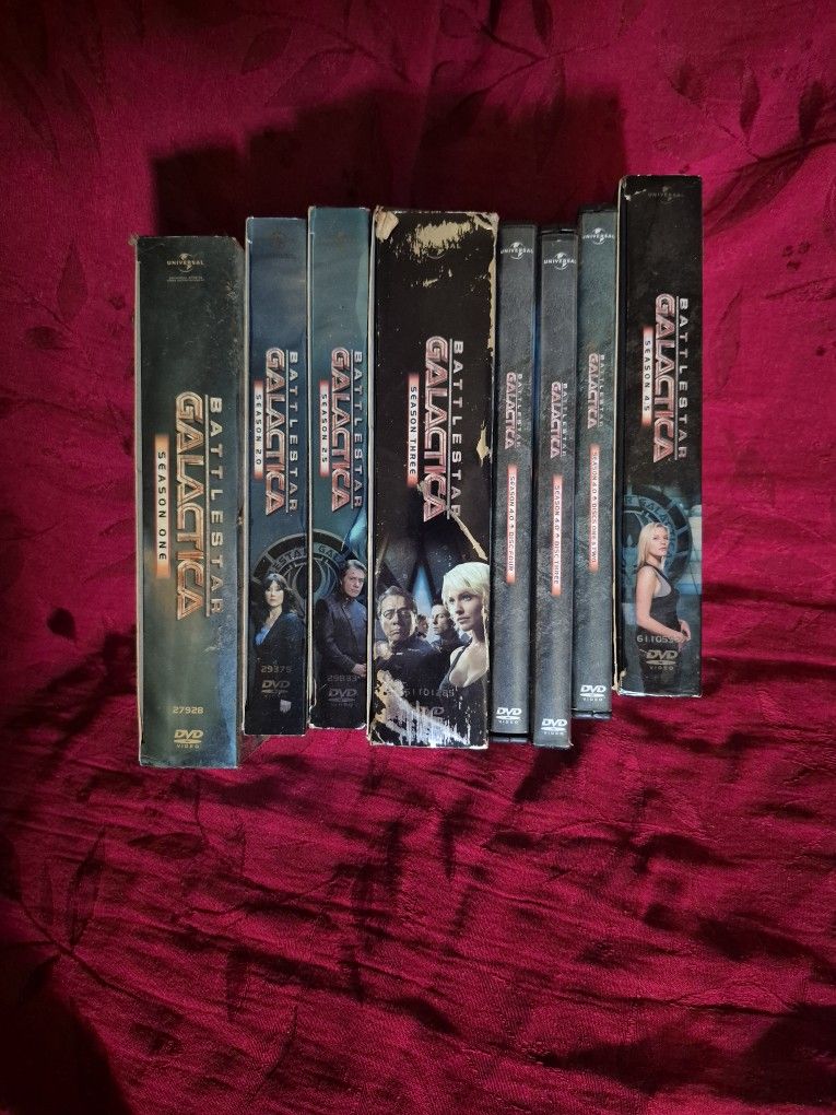 Battle star galactica d v d set