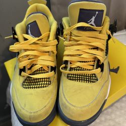 Jordan 4 Lightings 
