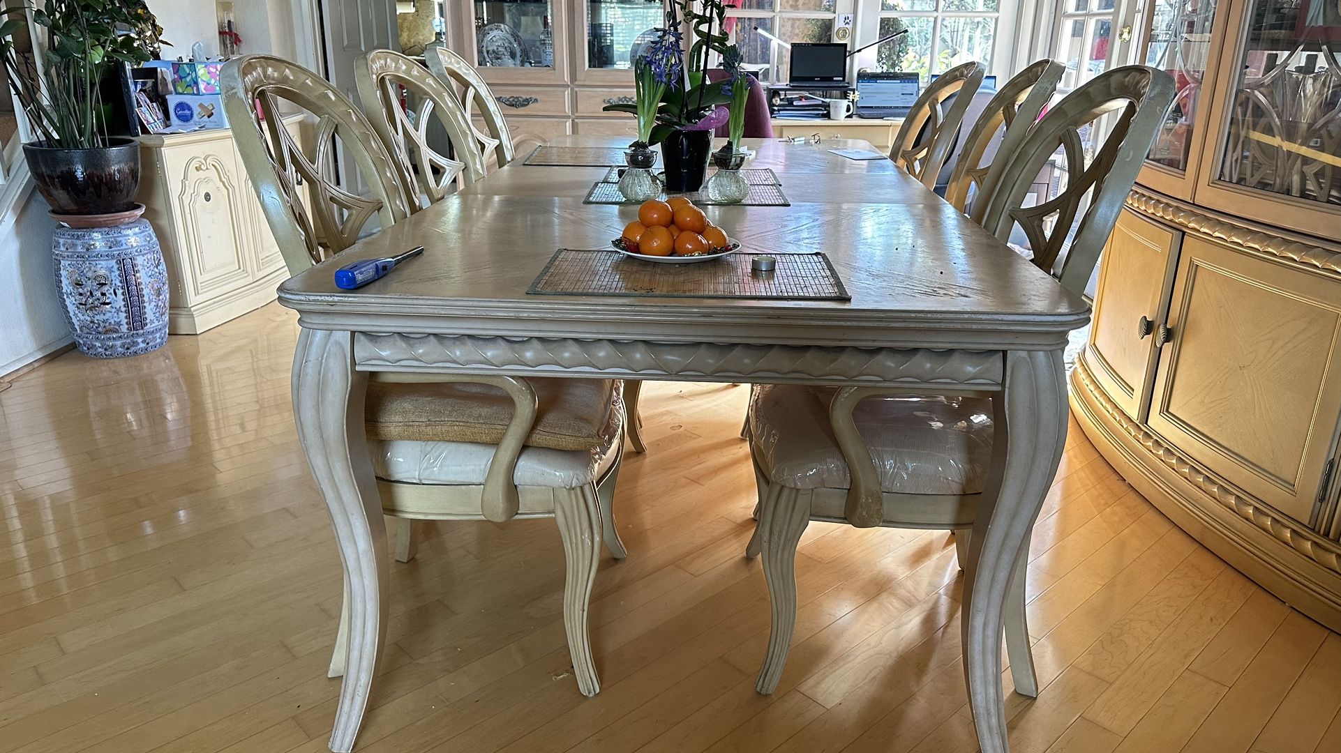 6 Dining Chairs with 2 Side Armchairs