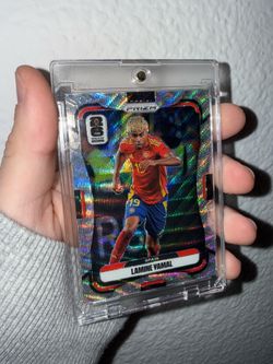 2026 Panini Prizm FIFA WC Lamine Yamal Silver Wave Prizm
