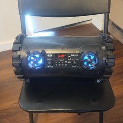Bluetooth And FM And AM Radio Speaker With Remote $80 No Lower 